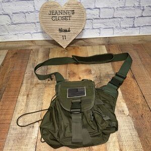 Red Rock Outdoor Gear Hipster Sling Bag